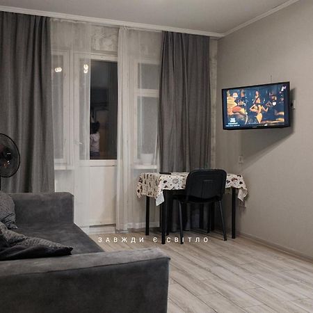 Apartment Near City Center On Peremohy Avenue 46 Tsjernihiv Buitenkant foto