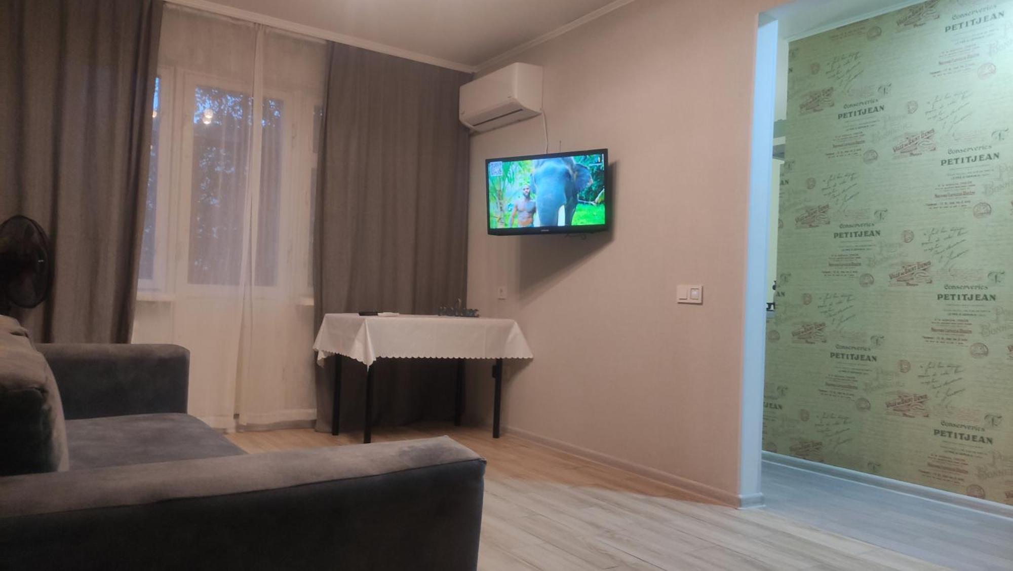 Apartment Near City Center On Peremohy Avenue 46 Tsjernihiv Buitenkant foto