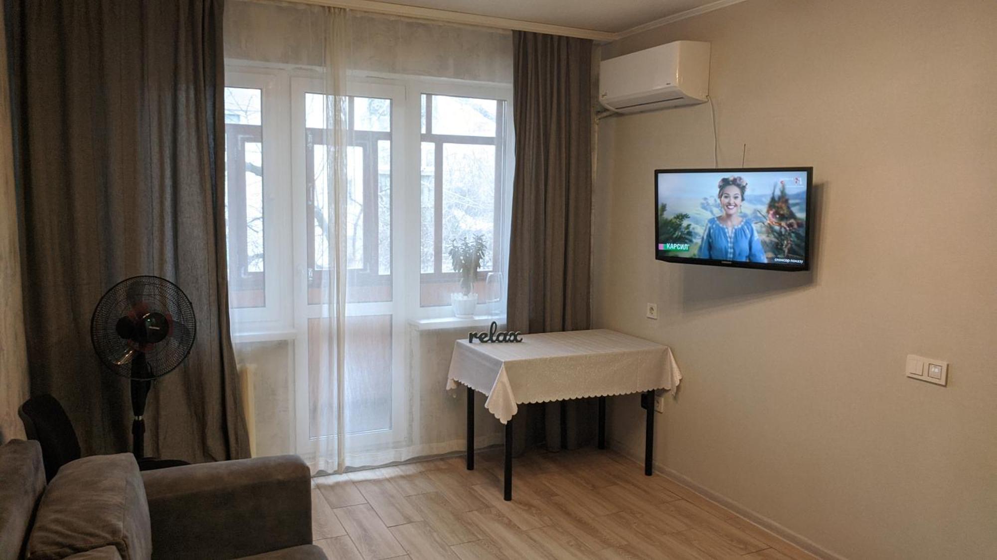 Apartment Near City Center On Peremohy Avenue 46 Tsjernihiv Buitenkant foto
